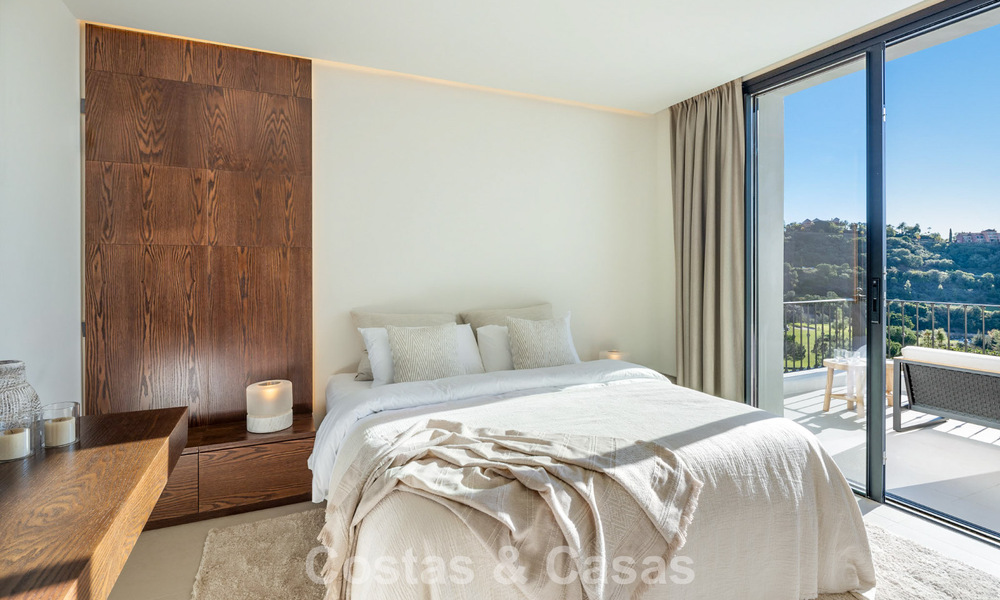 Luxueuze klasse-villa te koop met panoramisch uitzicht, grenzend aan de golfbaan in Marbella - Benahavis 791589