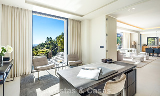 Luxueuze klasse-villa te koop met panoramisch uitzicht, grenzend aan de golfbaan in Marbella - Benahavis 791596 