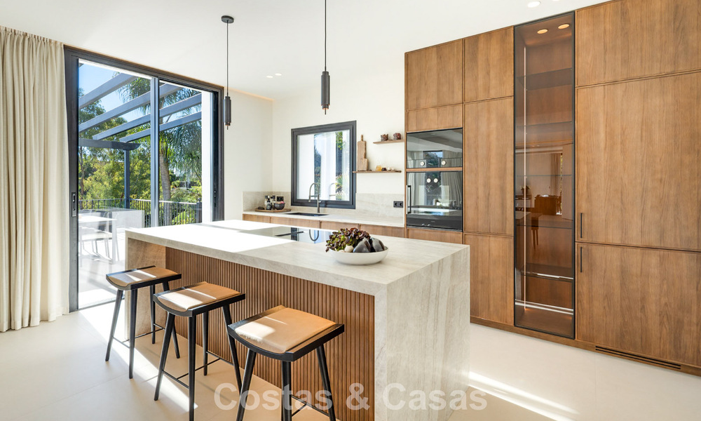 Luxueuze klasse-villa te koop met panoramisch uitzicht, grenzend aan de golfbaan in Marbella - Benahavis 791598