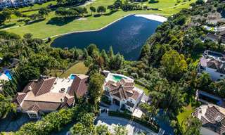 Luxueuze klasse-villa te koop met panoramisch uitzicht, grenzend aan de golfbaan in Marbella - Benahavis 791625 