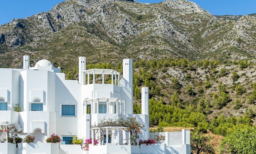 Exclusief duplex penthouse met privézwembad en panoramisch zeezicht te koop in Marbella’s Golden Mile 791640