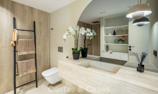 Exclusief duplex penthouse met privézwembad en panoramisch zeezicht te koop in Marbella’s Golden Mile 791657 