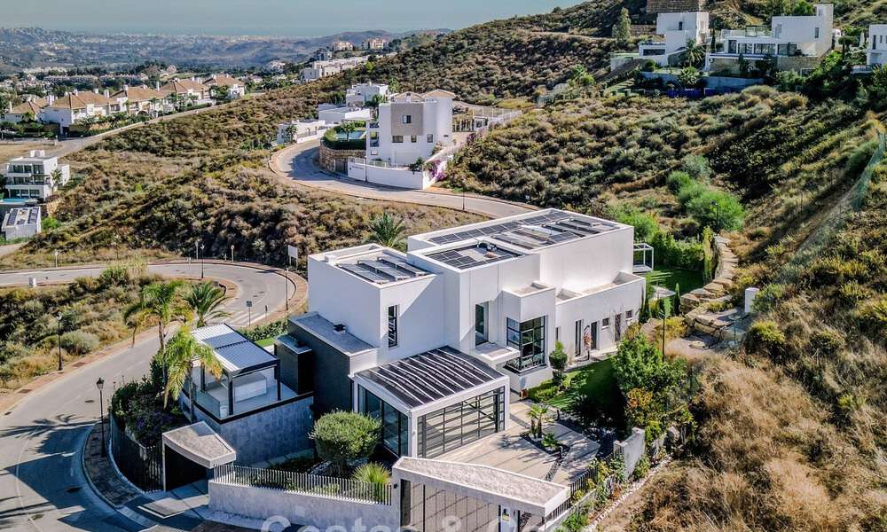 Gloednieuwe, moderne luxevilla met zeezicht te koop in een golfresort in Mijas, Costa del Sol 791689