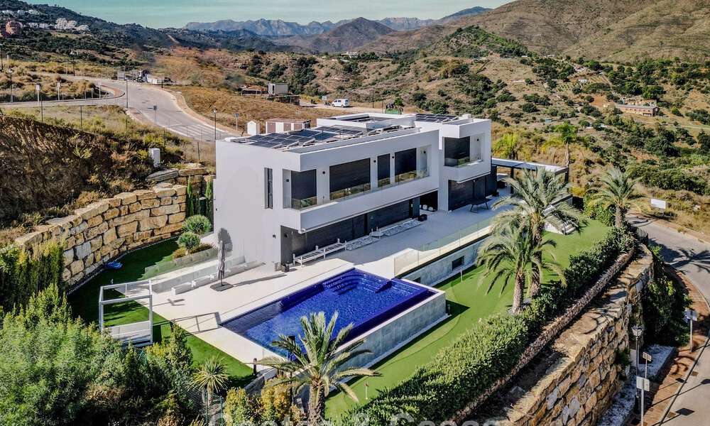 Gloednieuwe, moderne luxevilla met zeezicht te koop in een golfresort in Mijas, Costa del Sol 791691