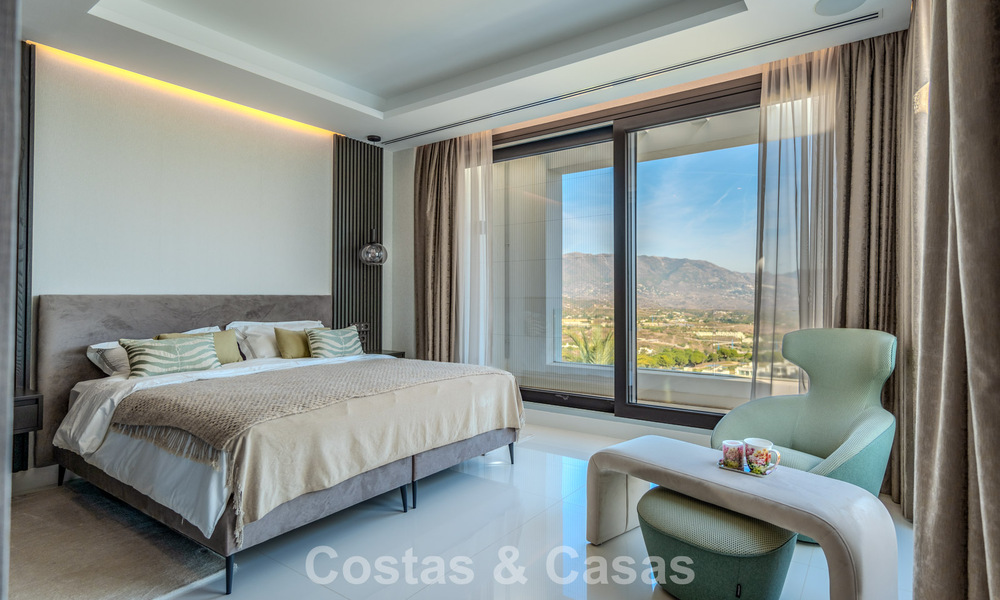 Gloednieuwe, moderne luxevilla met zeezicht te koop in een golfresort in Mijas, Costa del Sol 791693