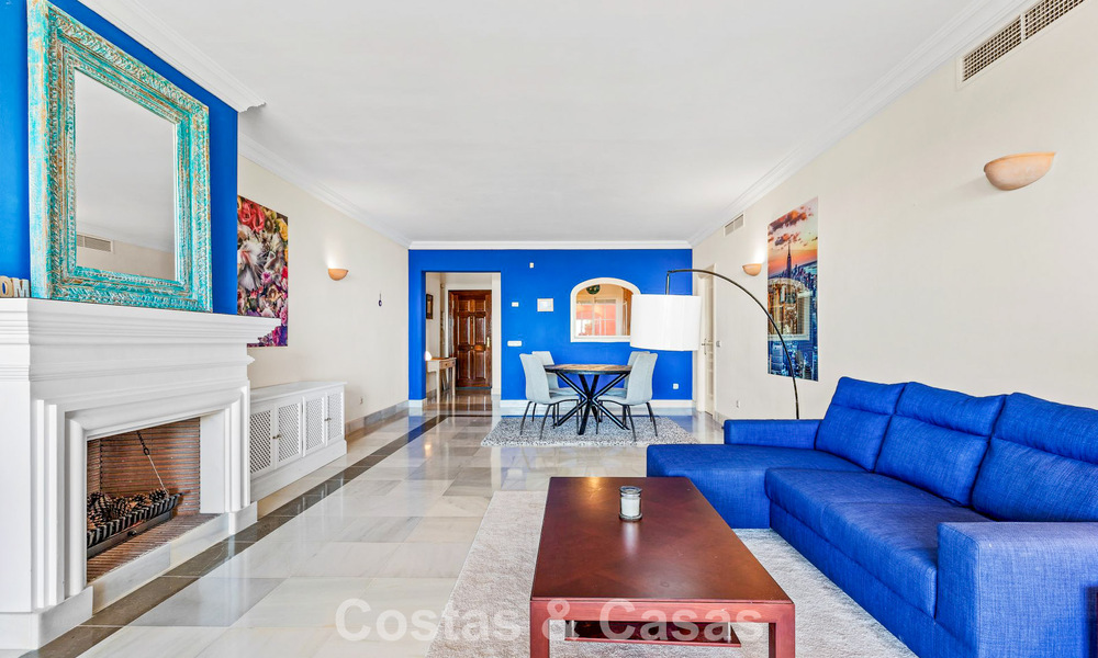 Instapklaar, royaal appartement met panoramisch zeezicht te koop in Benahavis - Marbella 791739