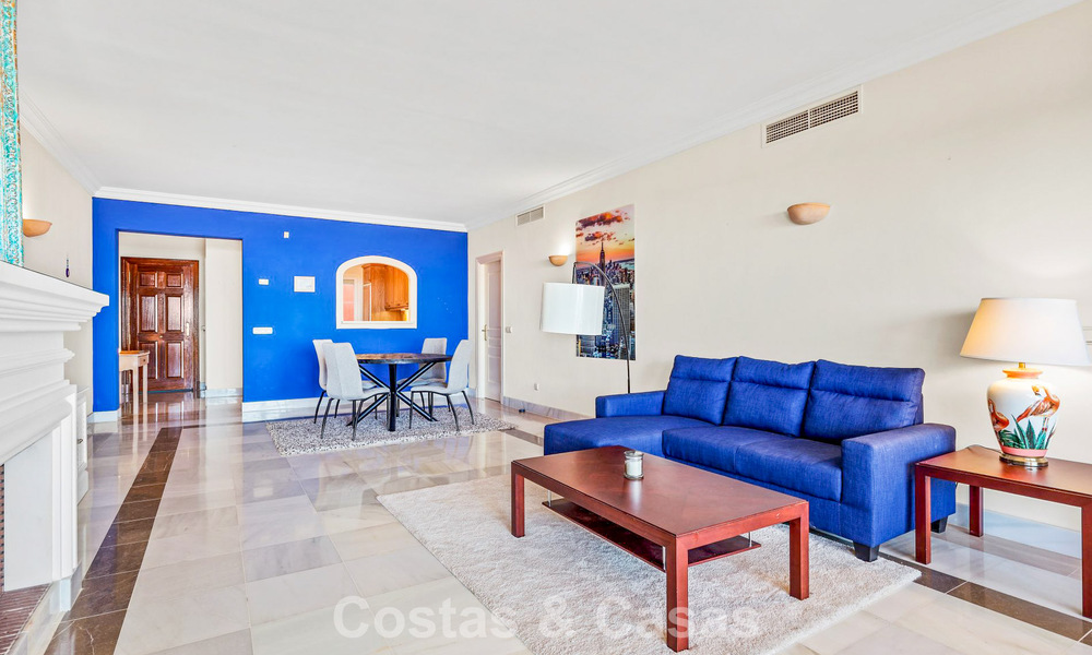 Instapklaar, royaal appartement met panoramisch zeezicht te koop in Benahavis - Marbella 791740