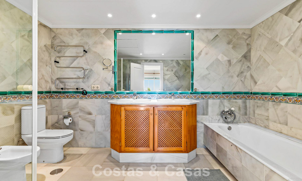 Instapklaar, royaal appartement met panoramisch zeezicht te koop in Benahavis - Marbella 791748