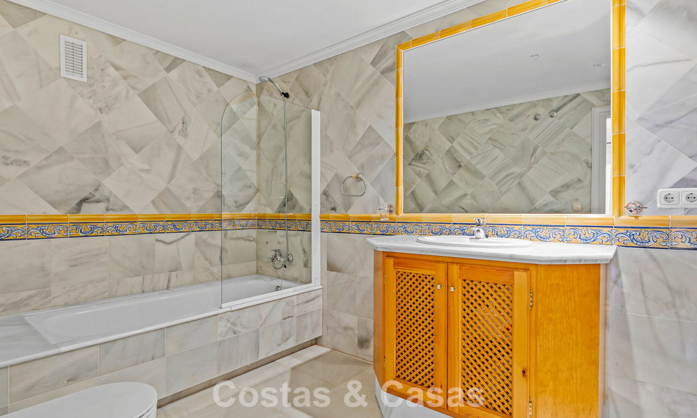 Instapklaar, royaal appartement met panoramisch zeezicht te koop in Benahavis - Marbella 791749