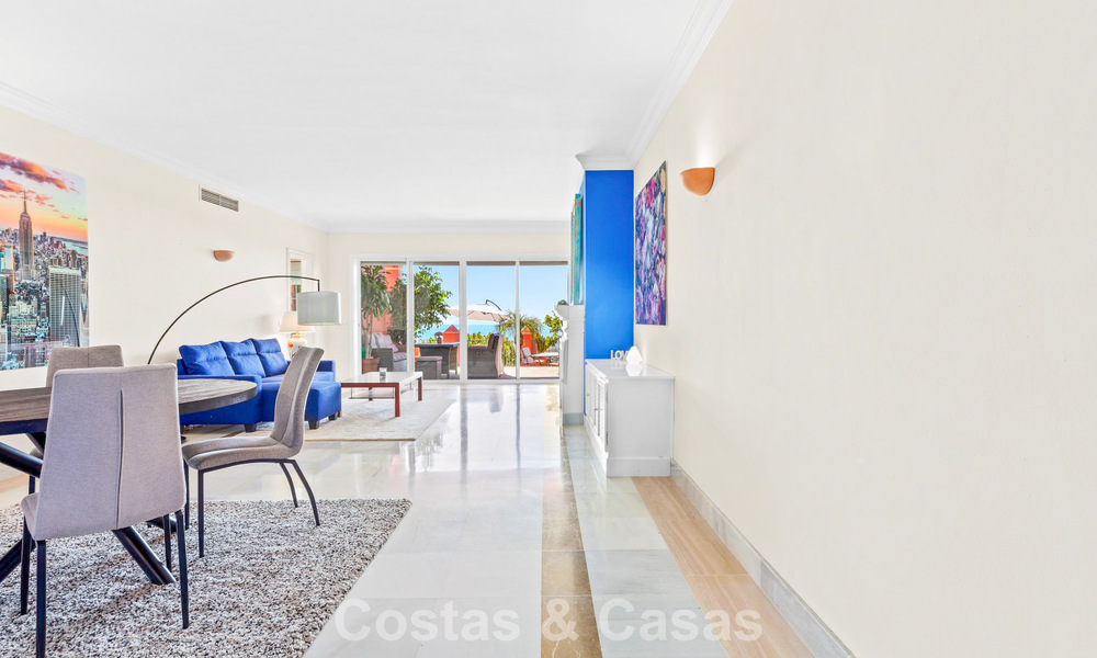 Instapklaar, royaal appartement met panoramisch zeezicht te koop in Benahavis - Marbella 791753