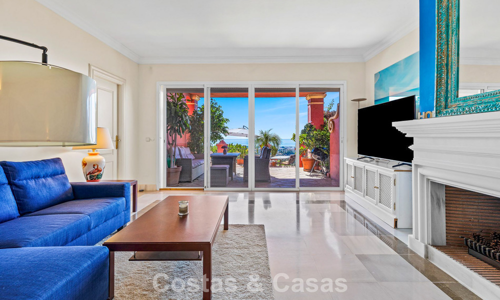 Instapklaar, royaal appartement met panoramisch zeezicht te koop in Benahavis - Marbella 791756