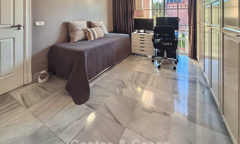 Instapklaar, ruim penthouse met fantastisch zeezicht te koop in Marbella - Benahavis 791757