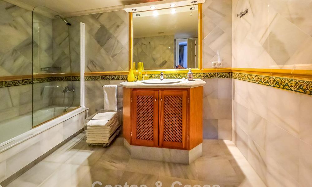 Instapklaar, ruim penthouse met fantastisch zeezicht te koop in Marbella - Benahavis 791769