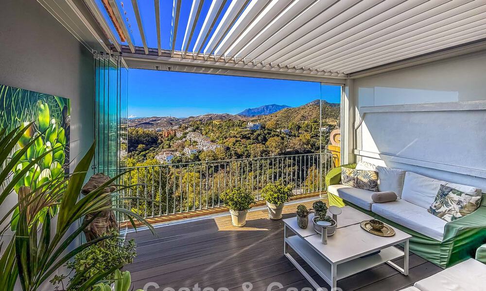 Instapklaar, ruim penthouse met fantastisch zeezicht te koop in Marbella - Benahavis 791781