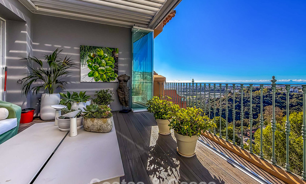 Instapklaar, ruim penthouse met fantastisch zeezicht te koop in Marbella - Benahavis 791783