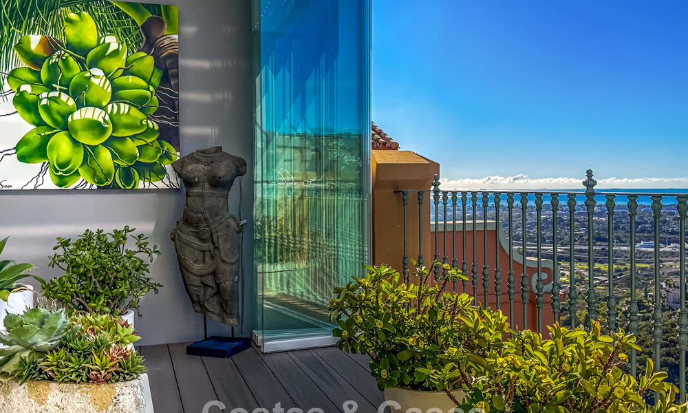 Instapklaar, ruim penthouse met fantastisch zeezicht te koop in Marbella - Benahavis 791784