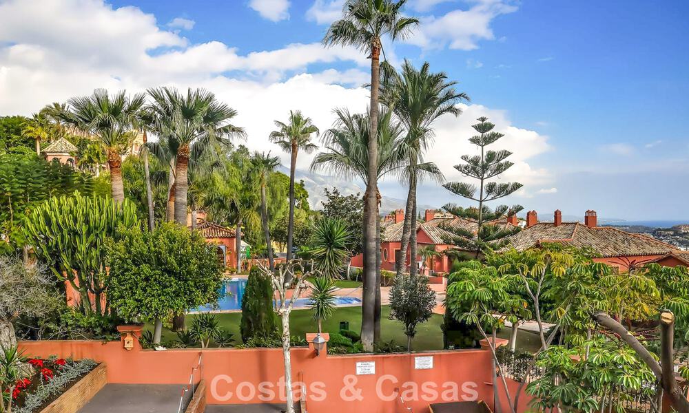 Instapklaar, ruim penthouse met fantastisch zeezicht te koop in Marbella - Benahavis 791791