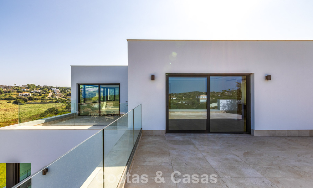 Gloednieuwe luxe villa met een geavanceerd hedendaags design te koop in Sotogrande Alto, Costa del Sol 791847