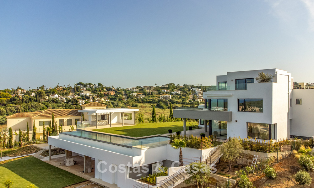 Gloednieuwe luxe villa met een geavanceerd hedendaags design te koop in Sotogrande Alto, Costa del Sol 791856