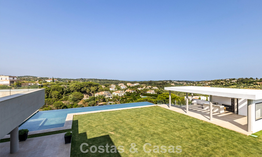 Gloednieuwe luxe villa met een geavanceerd hedendaags design te koop in Sotogrande Alto, Costa del Sol 791860