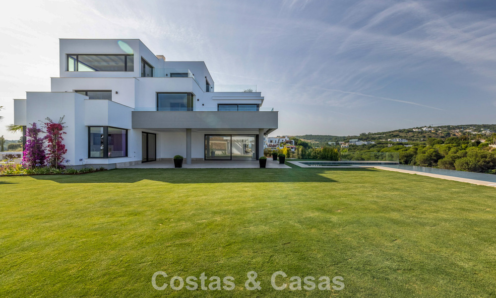 Gloednieuwe luxe villa met een geavanceerd hedendaags design te koop in Sotogrande Alto, Costa del Sol 791877