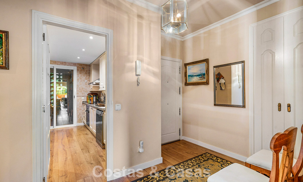 Instapklaar appartement te koop in een exclusieve urbanisatie aan de strandzijde tussen Puerto Banus en San Pedro, Marbella 792046