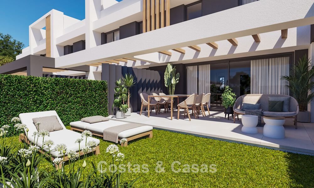 Eigentijdse townhouses met hedendaags ontwerp te koop in een golfomgeving van Mijas Costa, Costa del Sol 791819