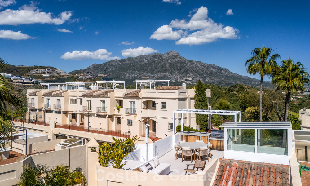 Elegant duplex penthouse met panoramisch uitzicht te koop in La Quinta te Marbella - Benahavis 791953