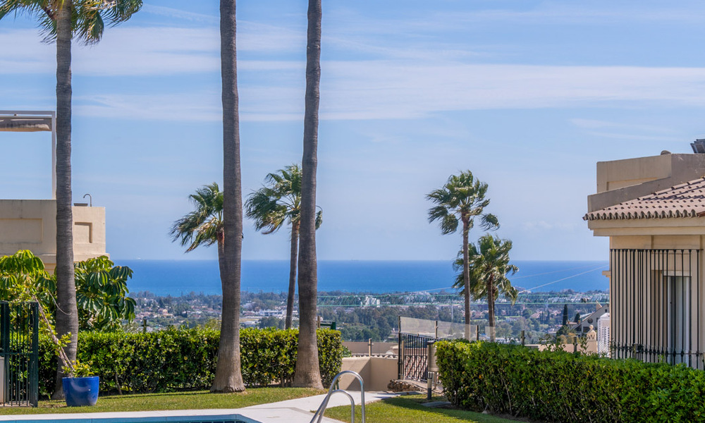 Elegant duplex penthouse met panoramisch uitzicht te koop in La Quinta te Marbella - Benahavis 791955