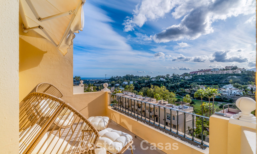 Elegant duplex penthouse met panoramisch uitzicht te koop in La Quinta te Marbella - Benahavis 791962
