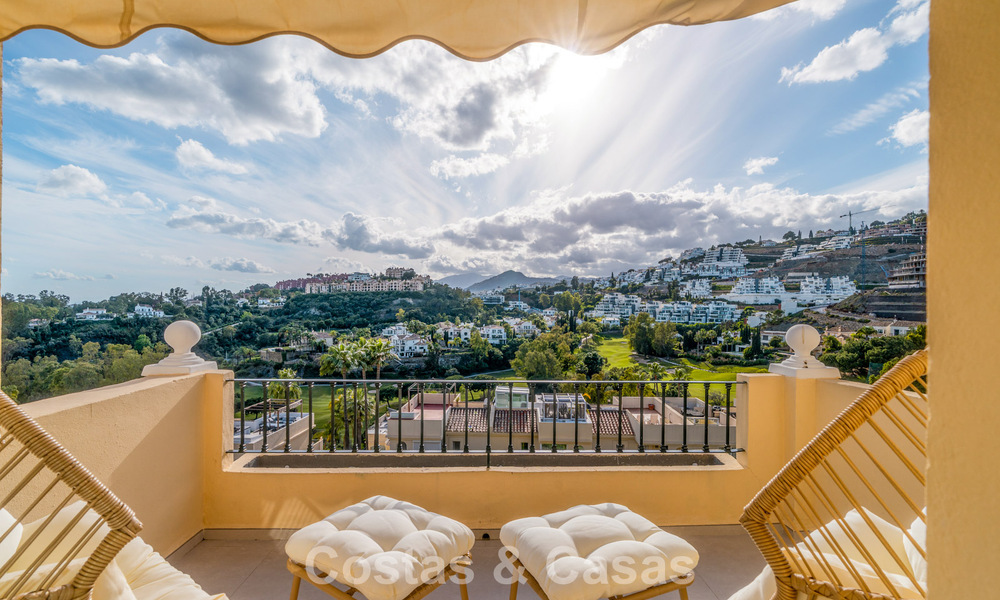 Elegant duplex penthouse met panoramisch uitzicht te koop in La Quinta te Marbella - Benahavis 791963