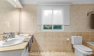 Zeer ruim tuinappartement te koop in een beachfront complex op de New Golden Mile tussen Marbella en Estepona 792126 