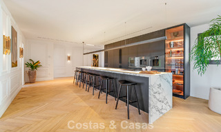 Eigentijds gerenoveerd duplex penthouse met privézwembad en panoramisch zeezicht in Nueva Andalucia, Marbella 792162 