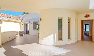 Eigentijds gerenoveerd duplex penthouse met privézwembad en panoramisch zeezicht in Nueva Andalucia, Marbella 792167 