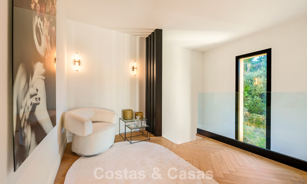 Eigentijds gerenoveerd duplex penthouse met privézwembad en panoramisch zeezicht in Nueva Andalucia, Marbella 792168