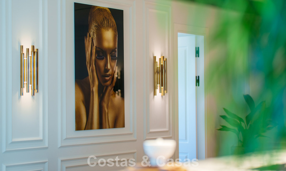 Eigentijds gerenoveerd duplex penthouse met privézwembad en panoramisch zeezicht in Nueva Andalucia, Marbella 792174