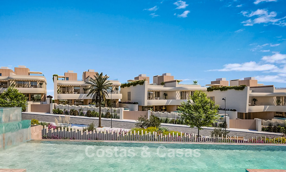 High-end luxe appartement te koop in een eerstelijnstrand complex ten oosten van Marbella centrum 792209