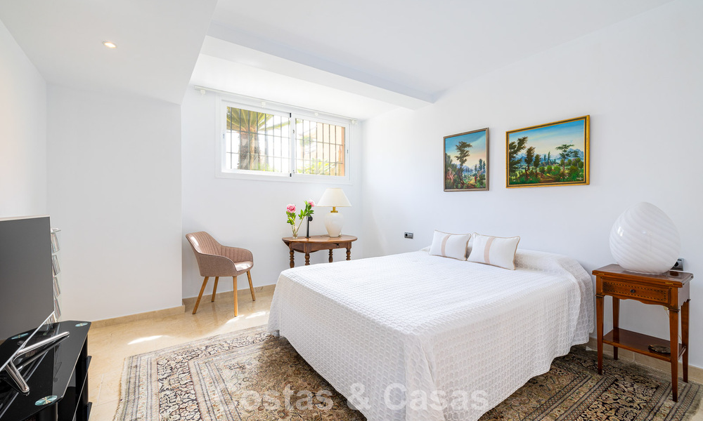 Elegant herenhuis met 4 slaapkamers te koop in een gated en beveiligde community van Nueva Andalucia, Marbella 792236