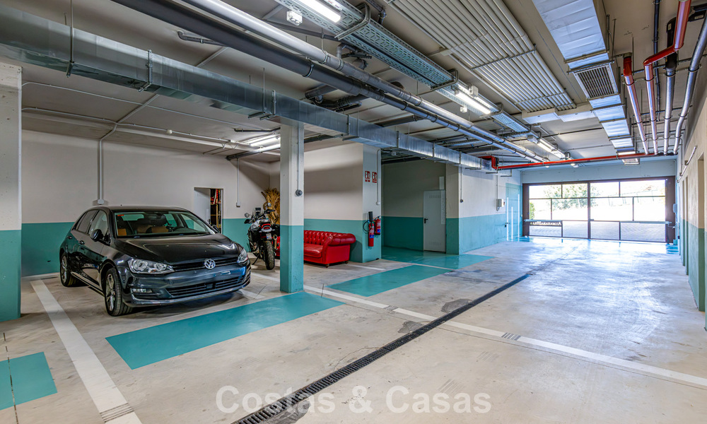 Modern penthouse te koop met panoramische uitzichten op zee en het Istán-meer, net boven Marbella’s Golden Mile 792279