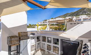 Modern penthouse te koop met panoramische uitzichten op zee en het Istán-meer, net boven Marbella’s Golden Mile 792284 