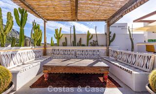 Modern penthouse te koop met panoramische uitzichten op zee en het Istán-meer, net boven Marbella’s Golden Mile 792289 