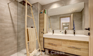 Modern penthouse te koop met panoramische uitzichten op zee en het Istán-meer, net boven Marbella’s Golden Mile 792307 