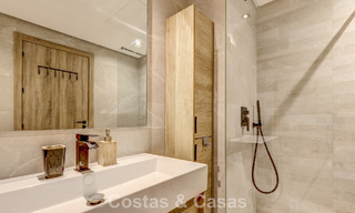 Modern penthouse te koop met panoramische uitzichten op zee en het Istán-meer, net boven Marbella’s Golden Mile 792317 