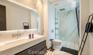 Instapklare, modernistische designvilla te koop, op loopafstand van het strand en voorzieningen in Guadalmina Baja, Marbella 792355 