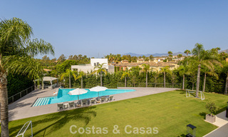 Instapklare, modernistische designvilla te koop, op loopafstand van het strand en voorzieningen in Guadalmina Baja, Marbella 792360 