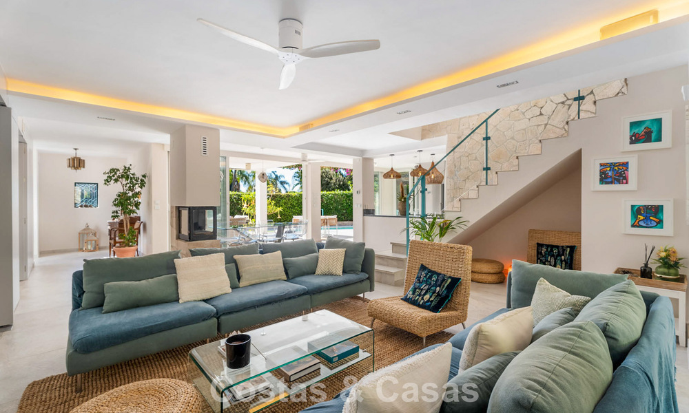 Prachtig gerenoveerde luxevilla met tijdloze Andalusische architectuur te koop aan de oostkant van Marbella 792433