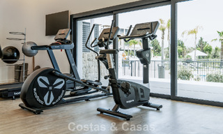 Gloednieuw, modern penthouse met ruim solarium te koop in een gated complex in Benahavis - Marbella 792564 