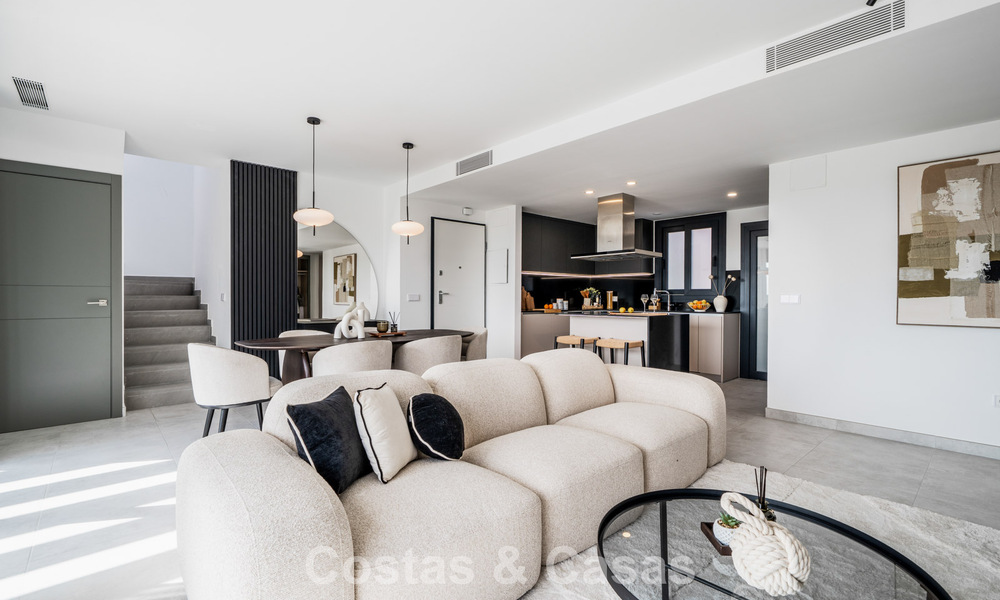 Gloednieuw, modern penthouse met ruim solarium te koop in een gated complex in Benahavis - Marbella 792567