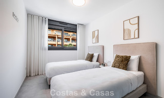 Gloednieuw, modern penthouse met ruim solarium te koop in een gated complex in Benahavis - Marbella 792568 