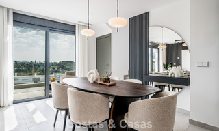 Gloednieuw, modern penthouse met ruim solarium te koop in een gated complex in Benahavis - Marbella 792570 